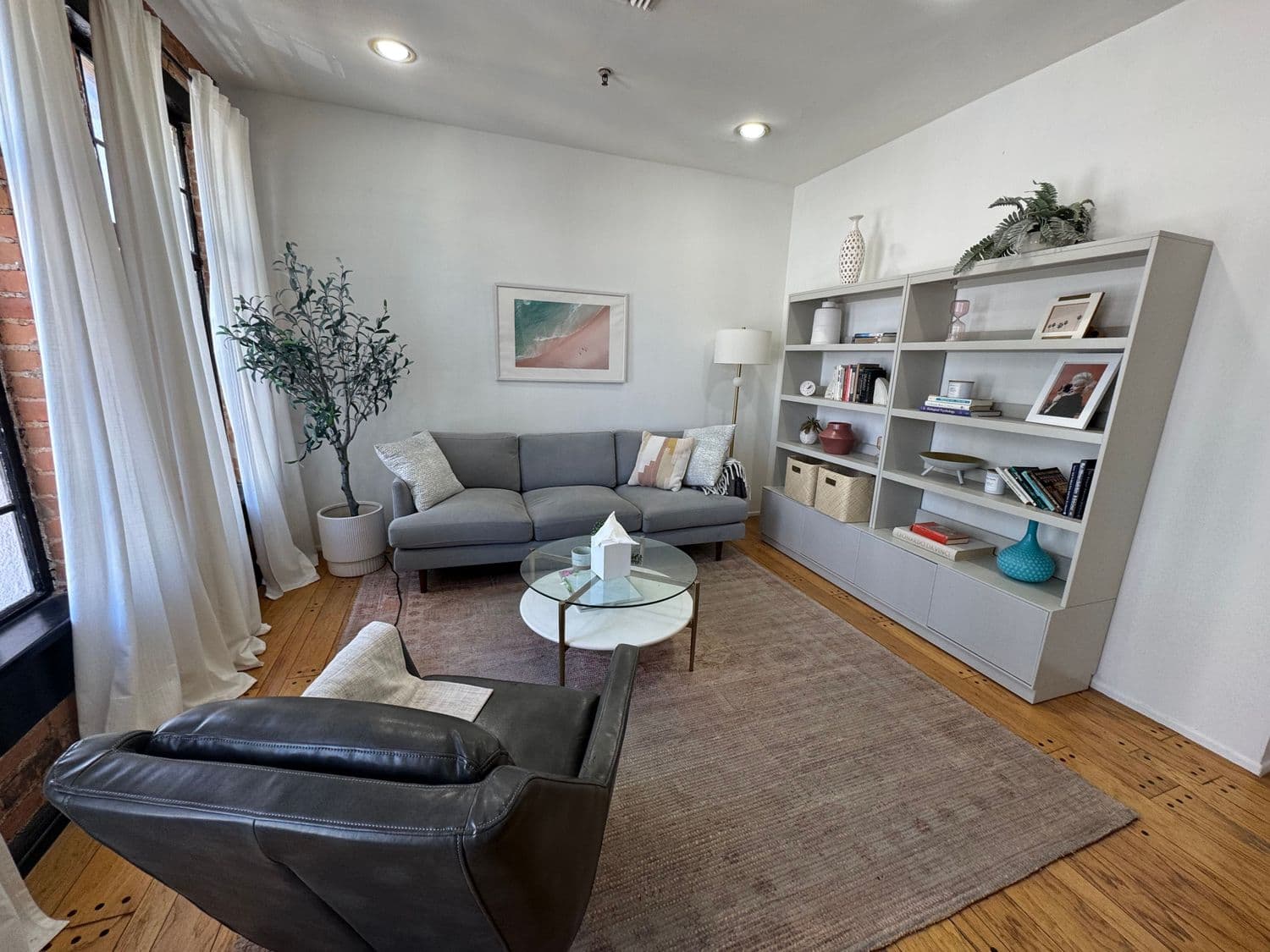 Peaceful therapy session room